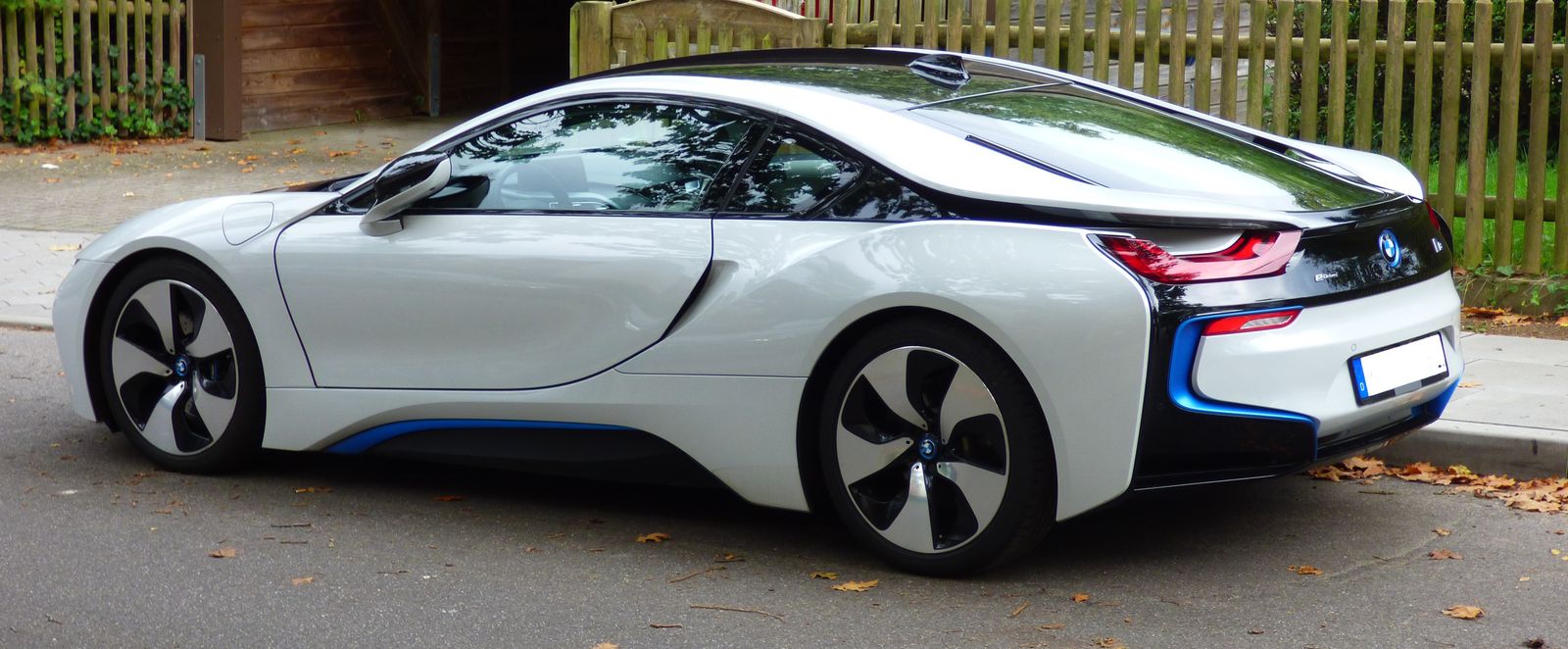USES OF CARBON FIBER REINFORCEMENT POLYMERS -CFRP, IN AUTOMOTIVE INDUSTRY